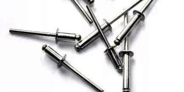 抽芯鉚釘如何與鉚釘槍專業工具配合使用