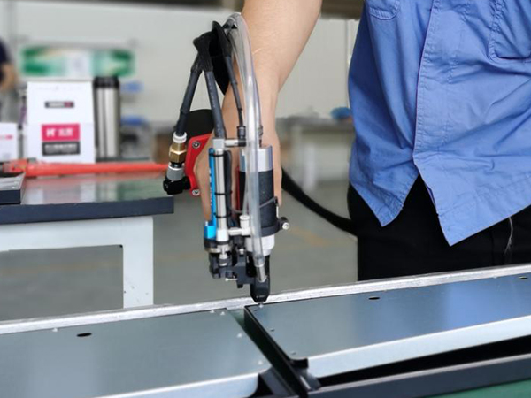 鉚釘槍型號怎么選擇？