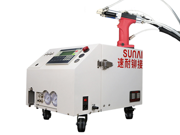 速耐自動鉚釘槍與昆山同日機器人達成合作